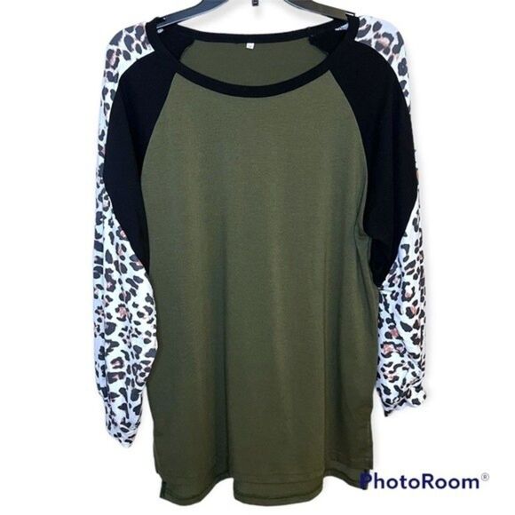 Women's Leopard Print Colorblock Long Sleeve Tunic Top Size Medium - Picture 2 of 7